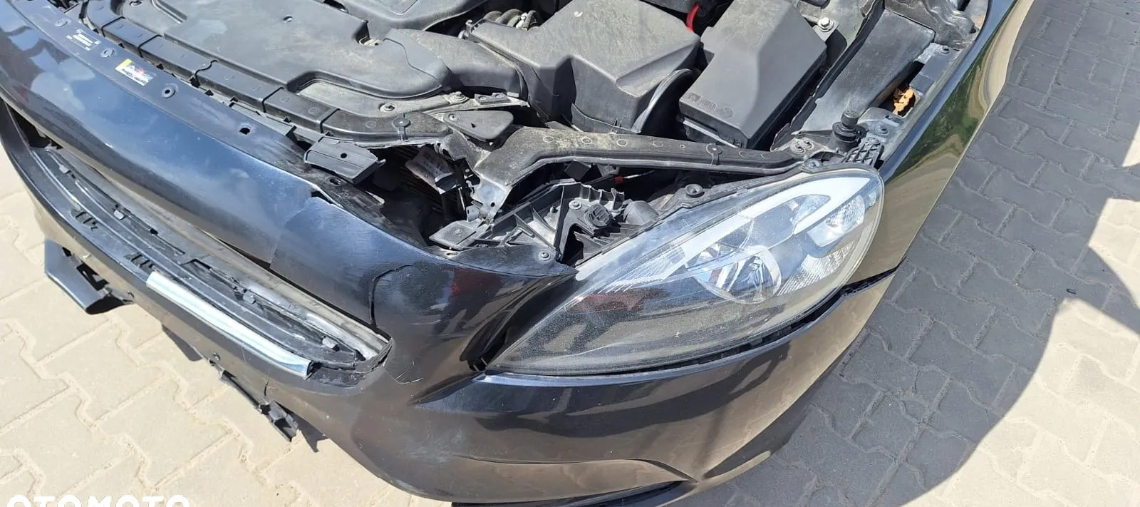 Volvo V40 cena 16900 przebieg: 244000, rok produkcji 2014 z Chodzież małe 154